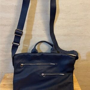 Nicoli brand bag high-quality, fashionable leather handbags in Italy.